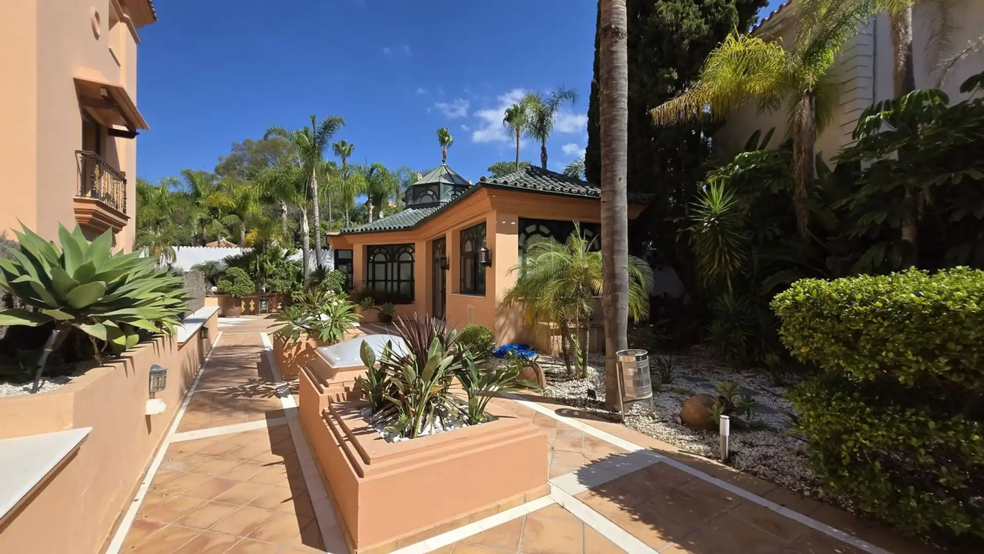 Planta baja en venta en Puerto Banús