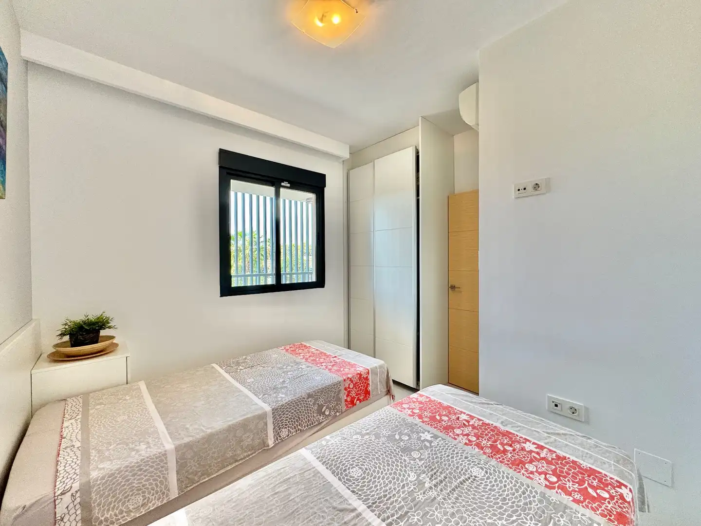 Dormitori de Apartament en venda en Orihuela amb Jardí privat, Traster i Piscina