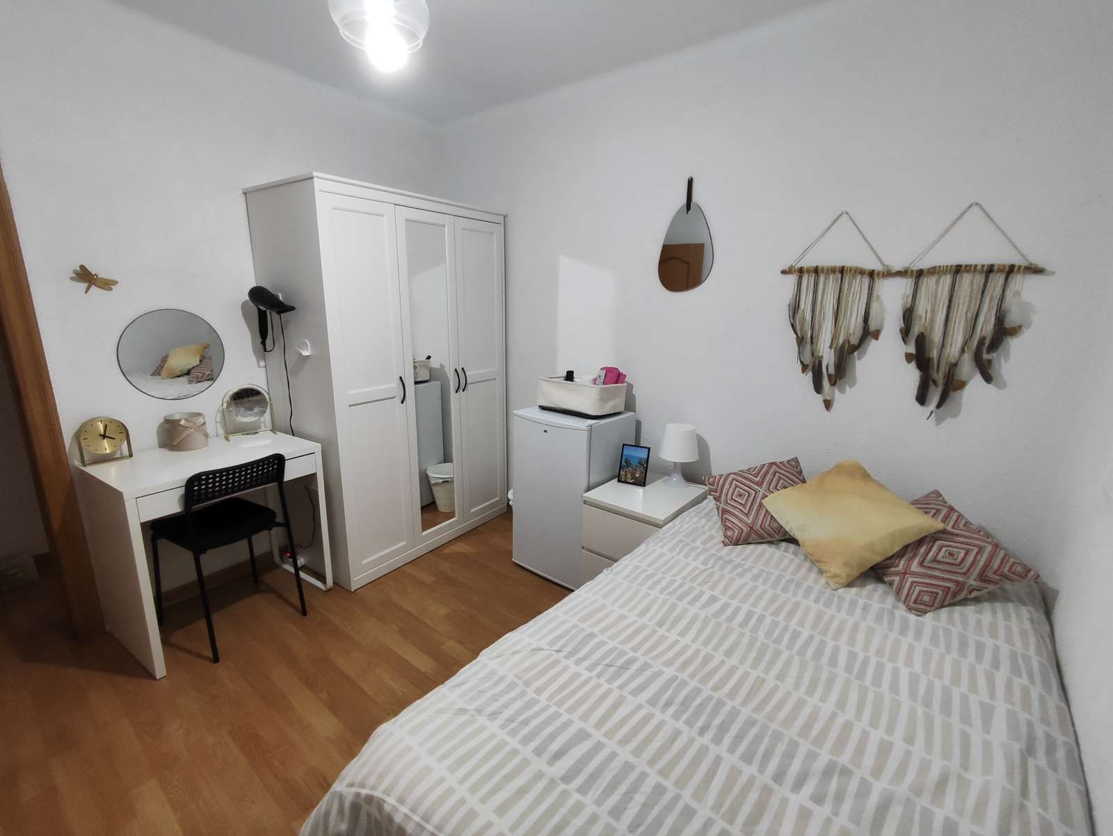 Bedroom of Flat to share in L'Hospitalet de Llobregat  with Air Conditioner and Terrace