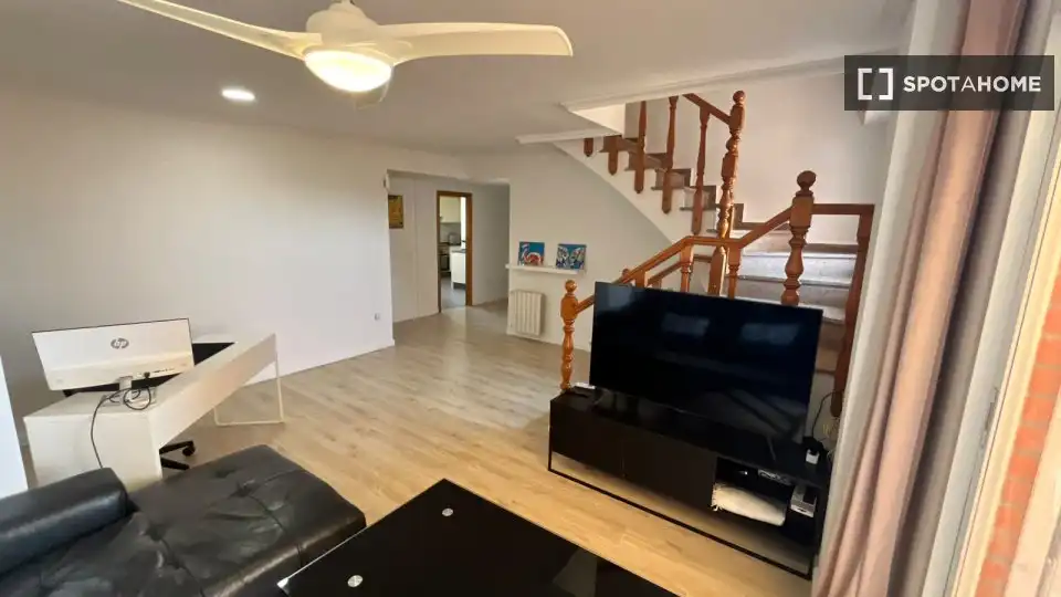 Wohnung zur Miete in Valencia mit Klimaanlage, Heizung und Möbliert