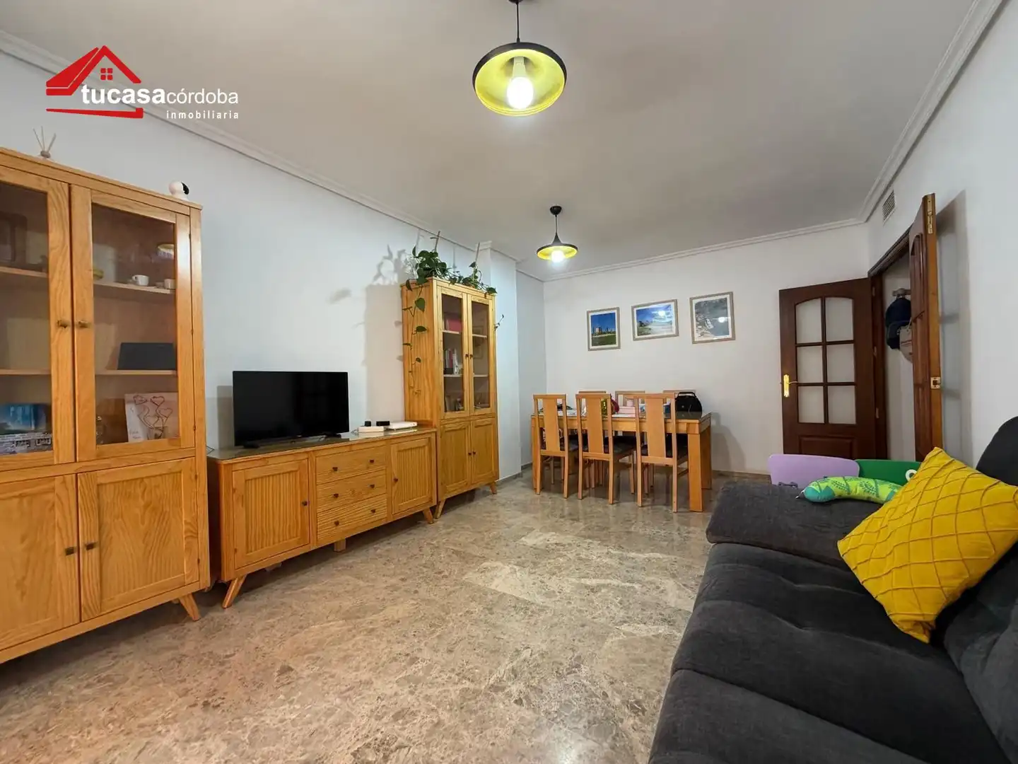 Sala d'estar de Pis en venda en Córdoba amb Aire condicionat i Terrassa