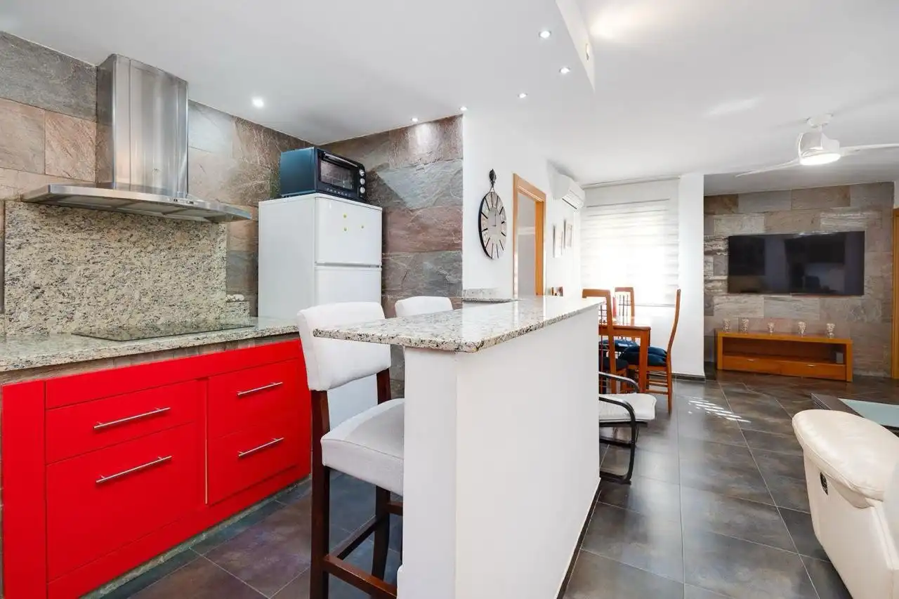 Cocina de Apartamento de alquiler en Torrevieja con Amueblado, Lavadora y Microondas