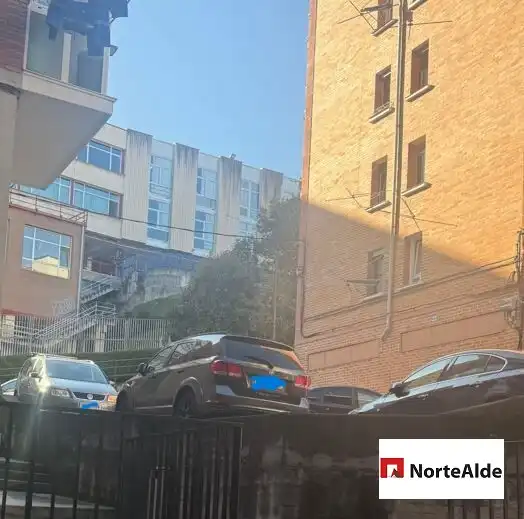 Vista exterior de Piso en venta en Bilbao  con Calefacción y Balcón