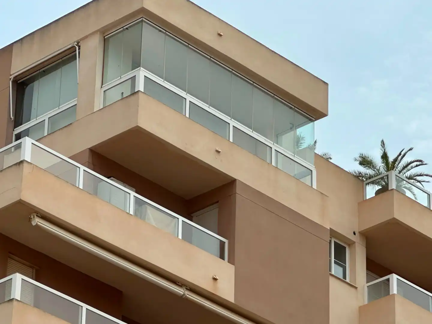Vista exterior de Àtic en venda en La Manga del Mar Menor amb Aire condicionat, Moblat i Balcó
