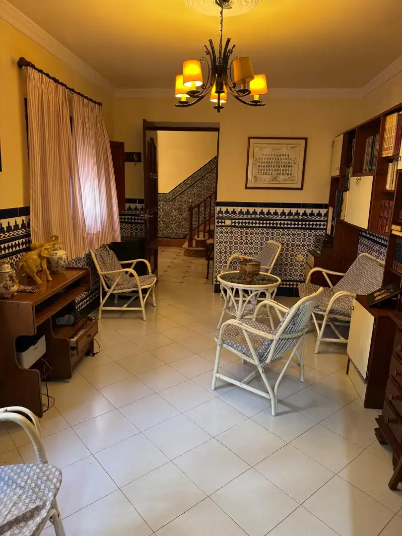 Sala de estar de Casa o chalet en venta en Espartinas con Aire acondicionado, Terraza y Amueblado