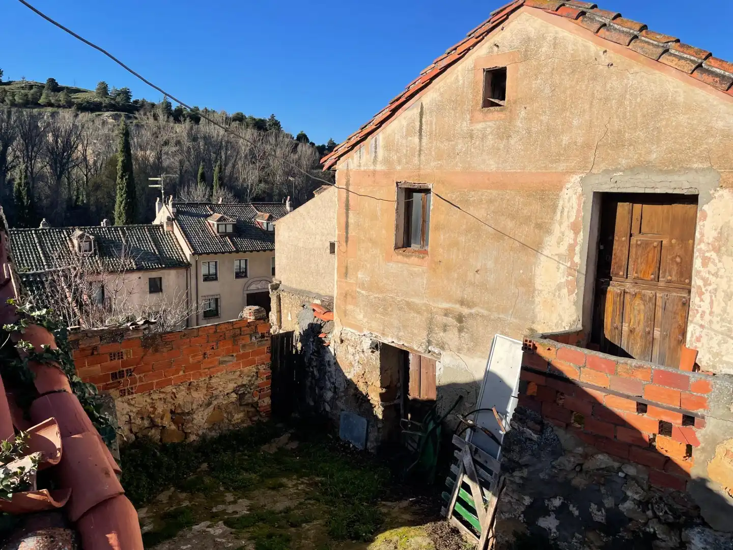 Vista exterior de Finca rústica en venda en Segovia amb Jardí privat, Traster i Piscina