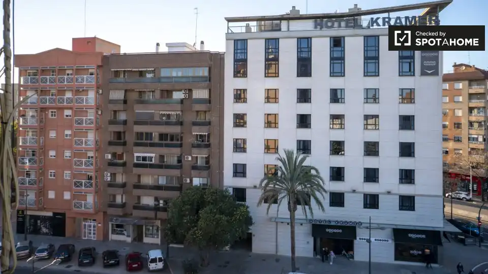 Exterior view of Flat for rent in Valencia  with Air Conditioner, Heating and Furnished