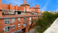 Vista exterior de Àtic en venda en  Madrid Capital amb Aire condicionat i Terrassa