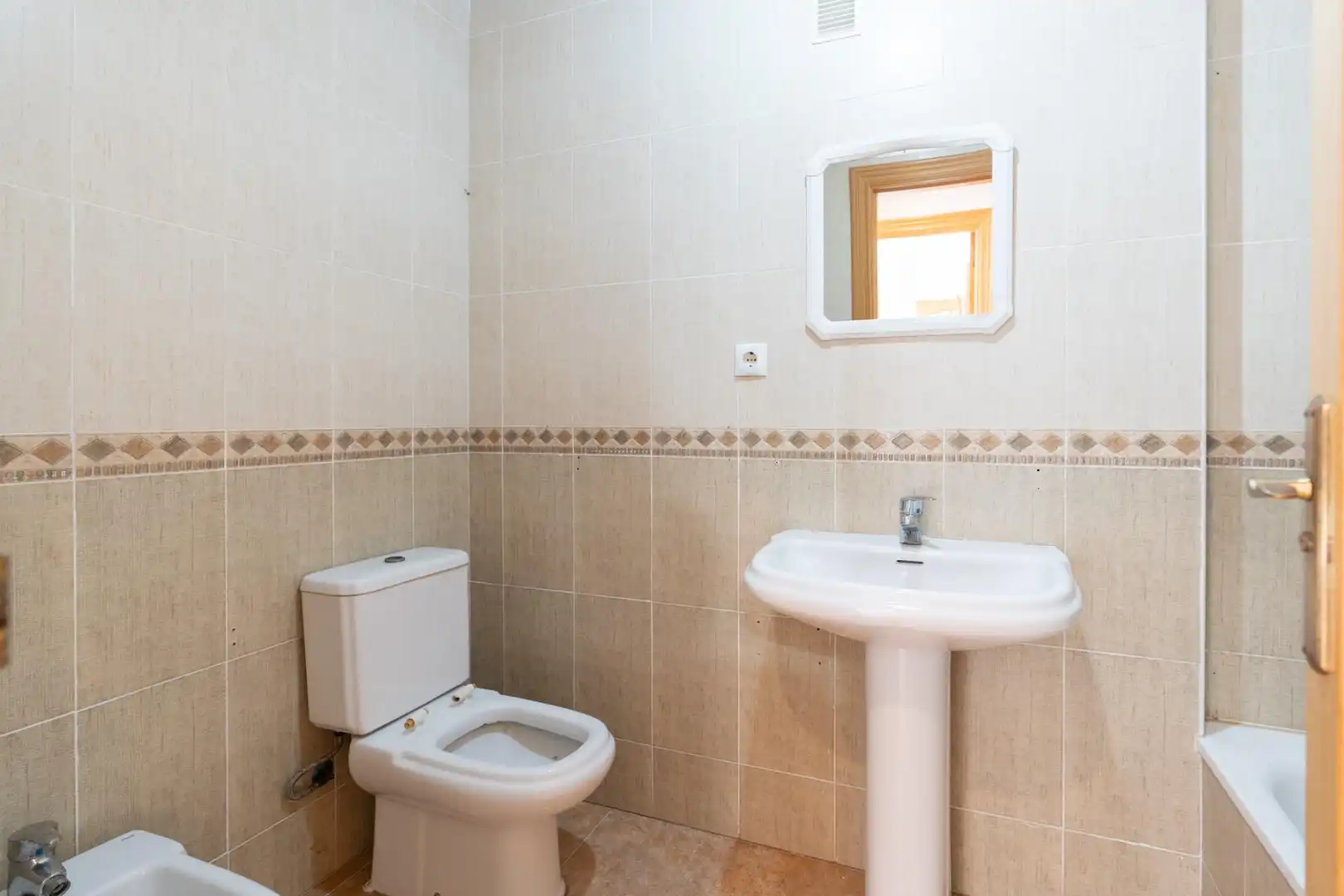 Baño de Piso en venta en Motril con Trastero y Balcón