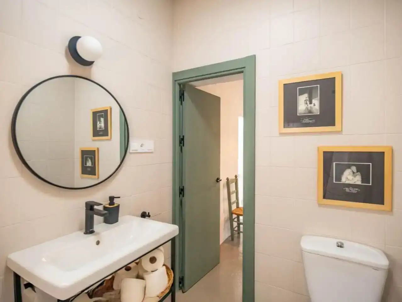 Bathroom of Detached homes for rent in Moclinejo