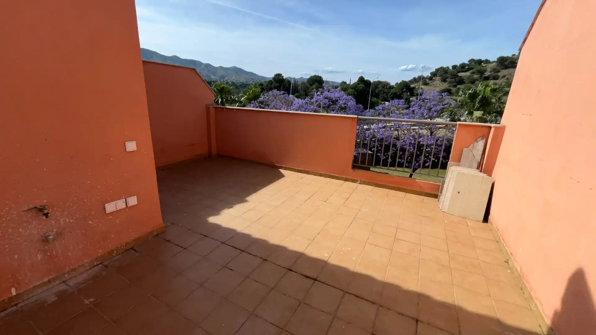 Terrassa de Casa adosada en venda en Málaga amb Aire condicionat, Calefacció i Jardí privat