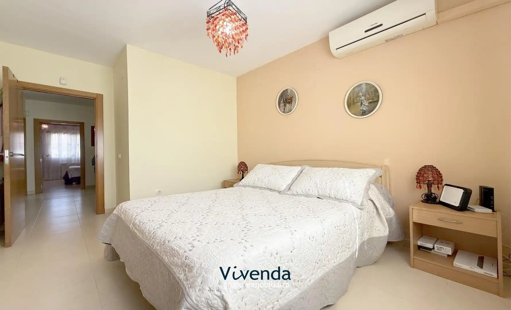 Habitación de Casa adosada en venta en Cedillo del Condado con Calefacción, Terraza y Trastero