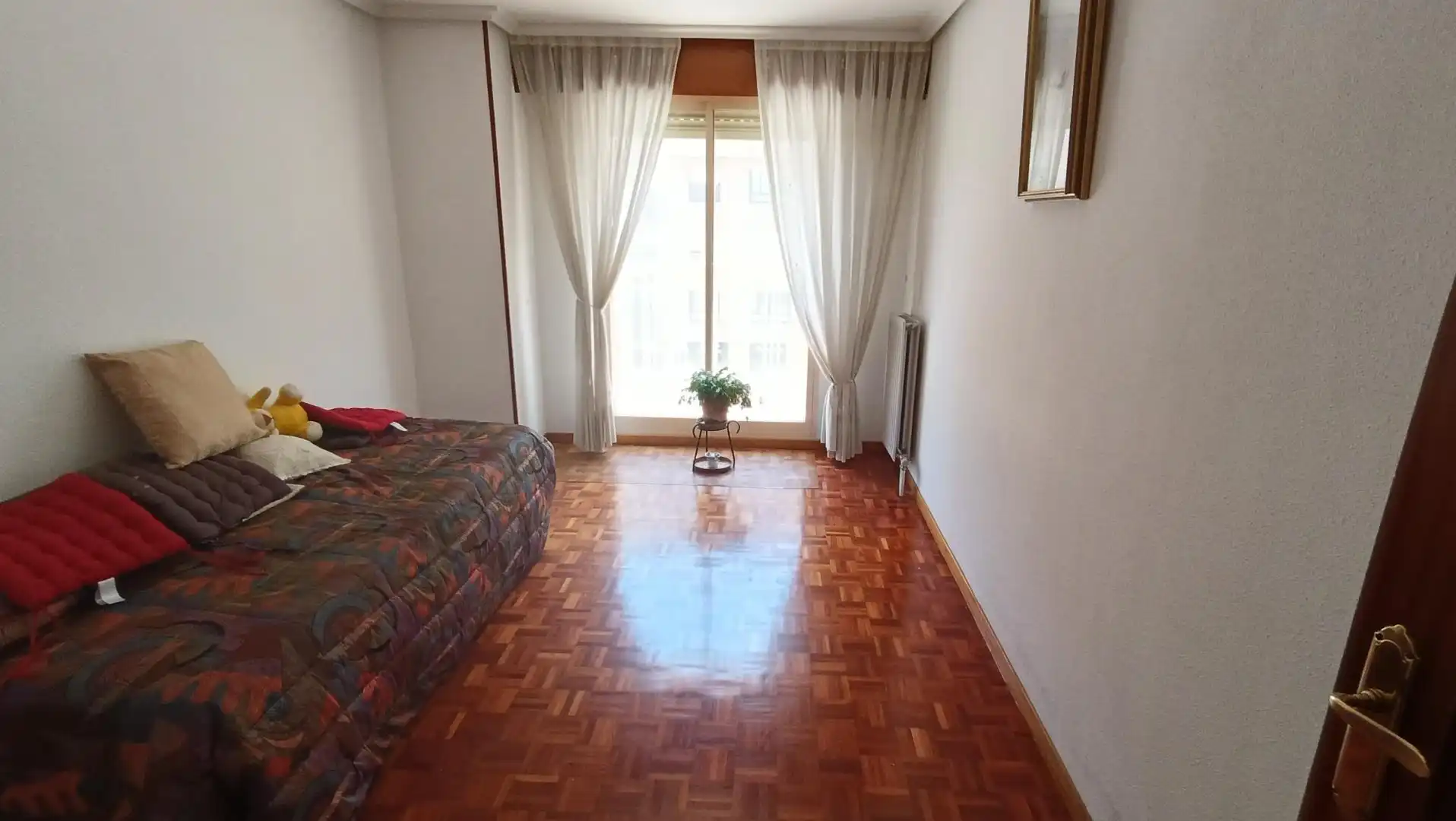 Habitación de Piso en venta en Burgos con Calefacción, Terraza y Trastero