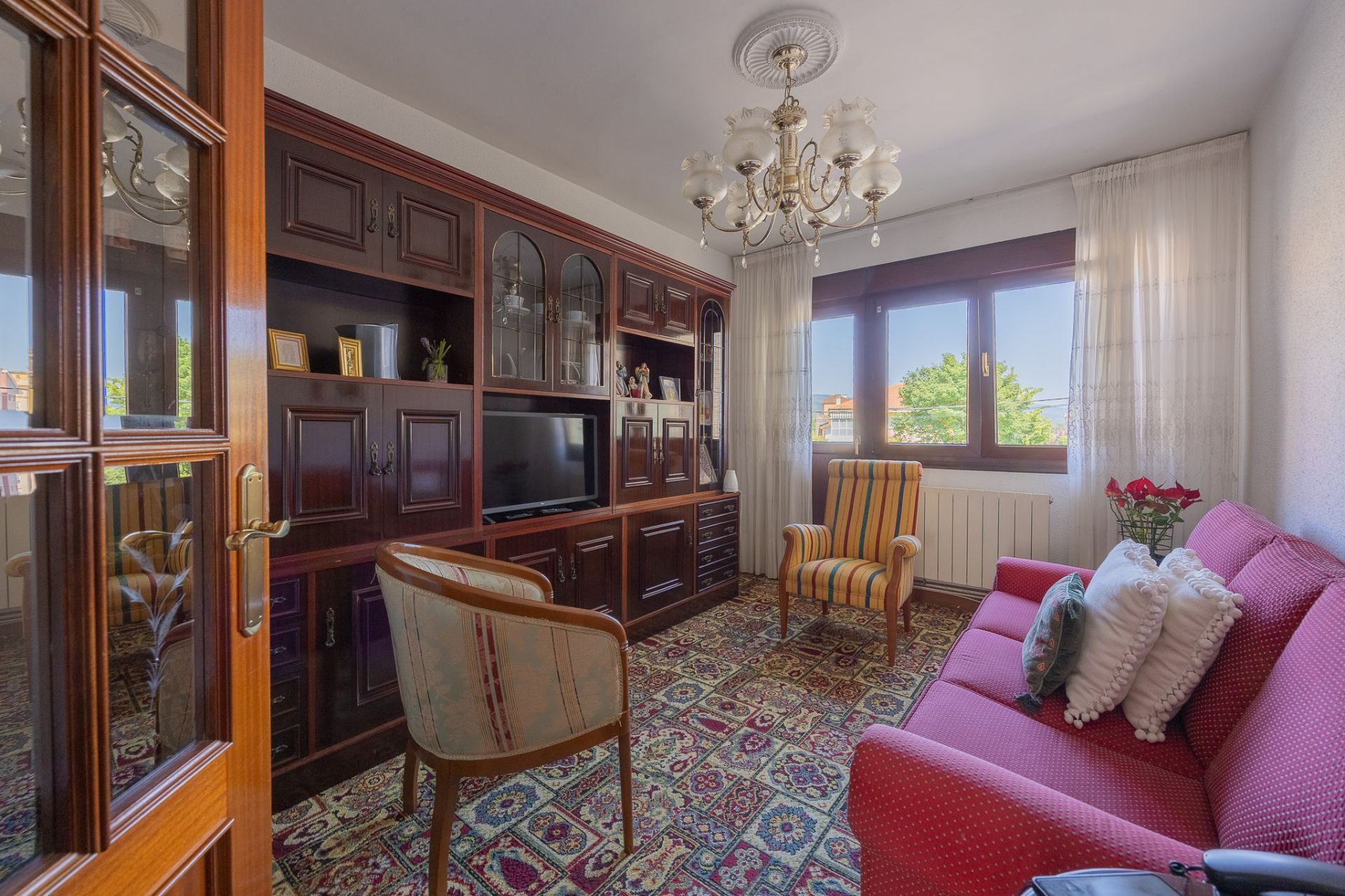 Living room of Flat for sale in Derio  with Heating, Furnished and Balcony