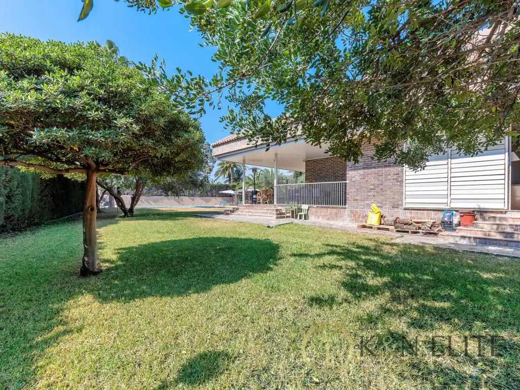 Vista exterior de Casa o xalet en venda en Sant Joan d'Alacant amb Aire condicionat, Jardí privat i Terrassa