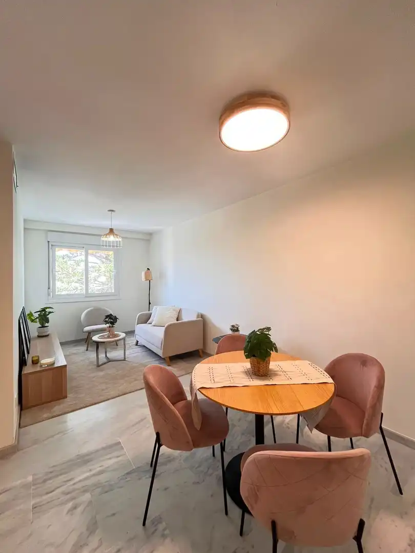 Sala de estar de Ático en venta en Rincón de la Victoria con Terraza, Trastero y Piscina comunitaria
