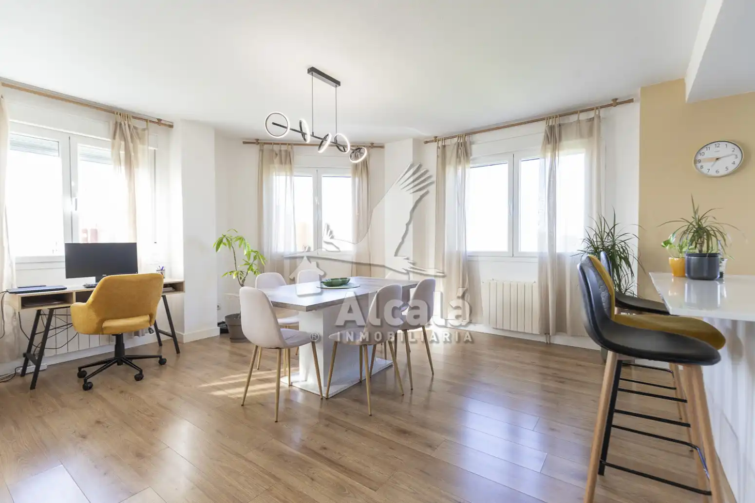 Comedor de Piso en venta en Alcalá de Henares con Aire acondicionado, Calefacción y Trastero