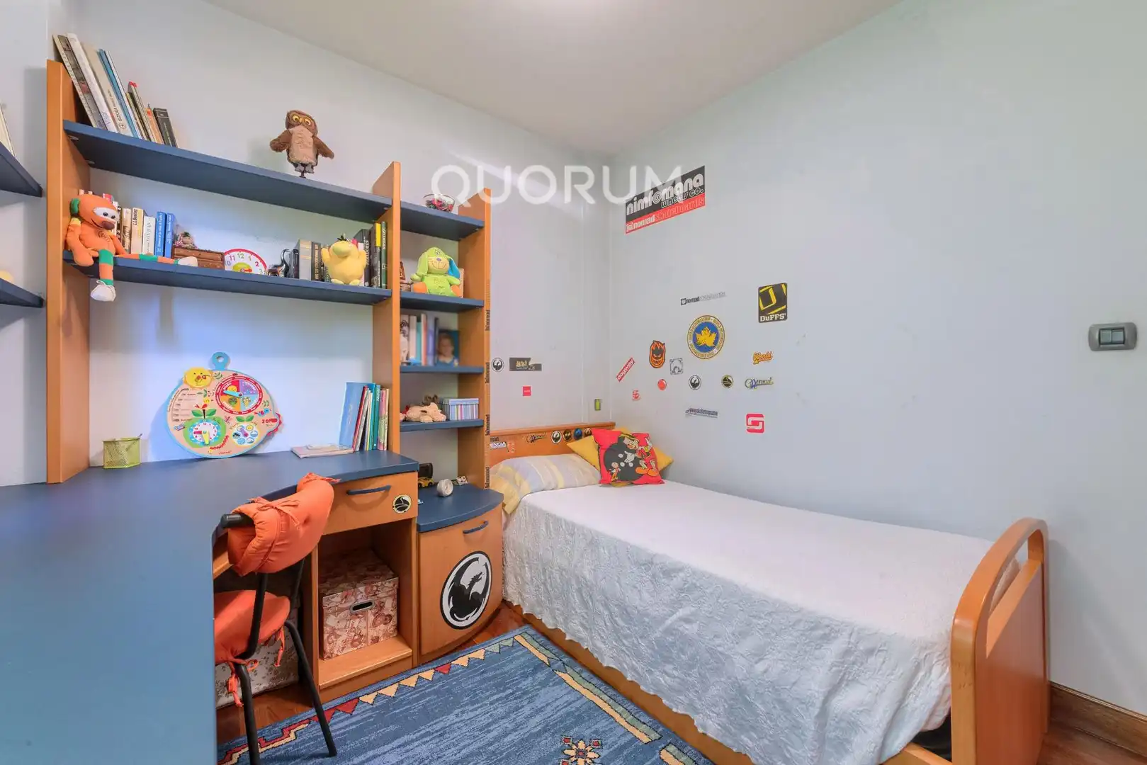 Habitación de Casa adosada en venta en Basauri  con Calefacción, Jardín privado y Terraza