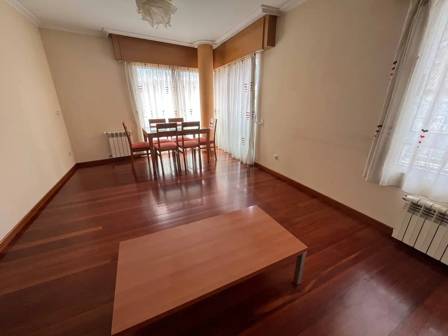 Sala de estar de Piso de alquiler en Santiago de Compostela  con Calefacción, Trastero y Amueblado