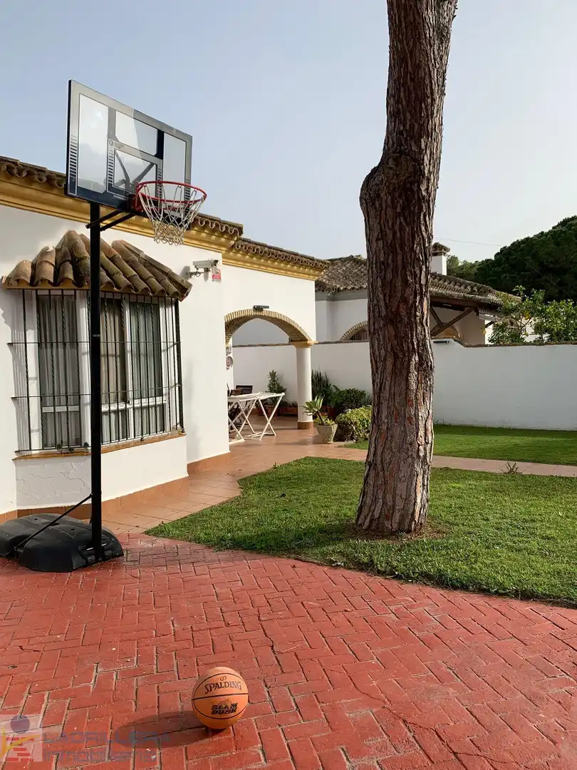 Villa mit Pool zum Verkauf in Los Gallos, imagen 13