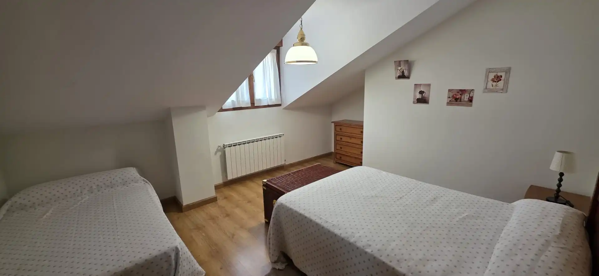 Dormitori de Pis en venda en Aller amb Calefacció, Parquet i Terrassa