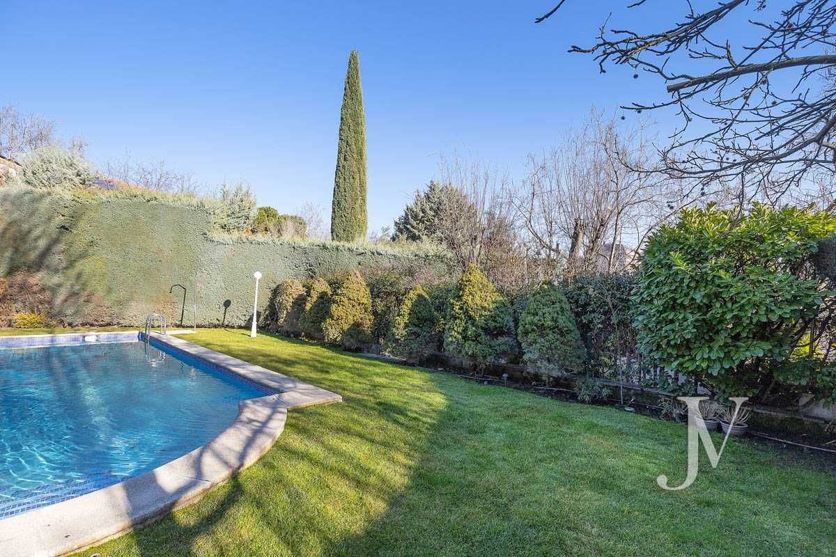 Jardí de Casa o xalet en venda en  Madrid Capital amb Aire condicionat, Calefacció i Jardí privat