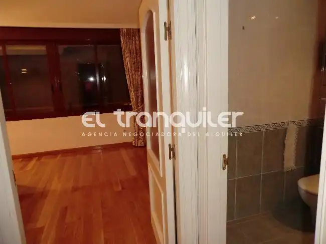 Habitación de Dúplex de alquiler en Majadahonda con Trastero, Piscina y Lavadora