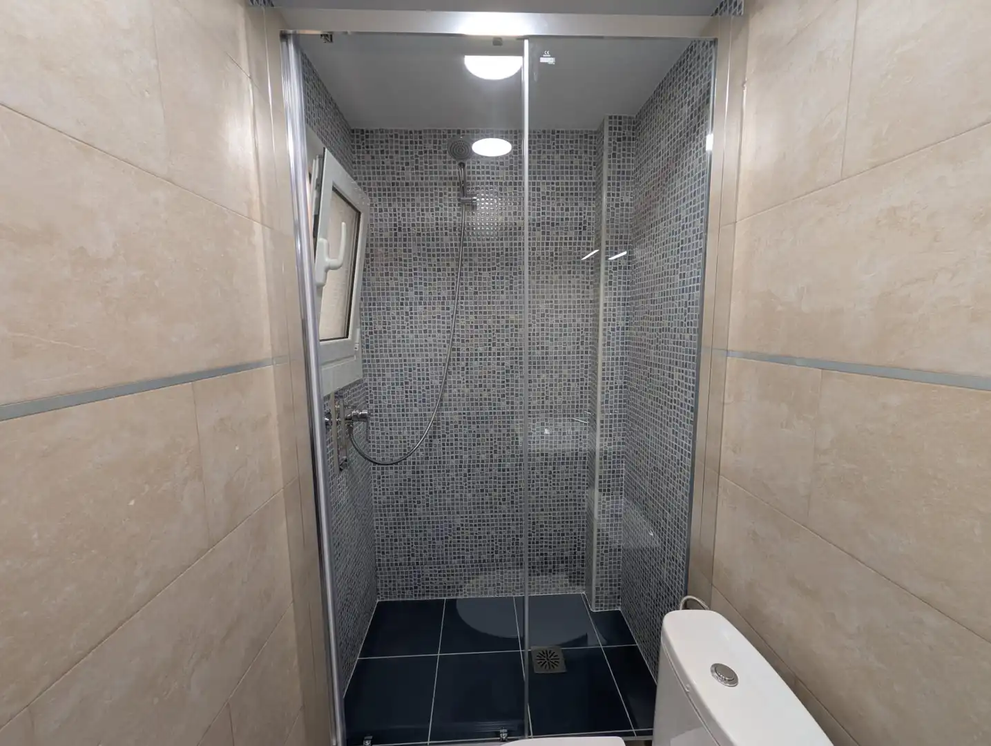 Bathroom of Attic for rent in Badalona  with Air Conditioner, Parquet flooring and Terrace