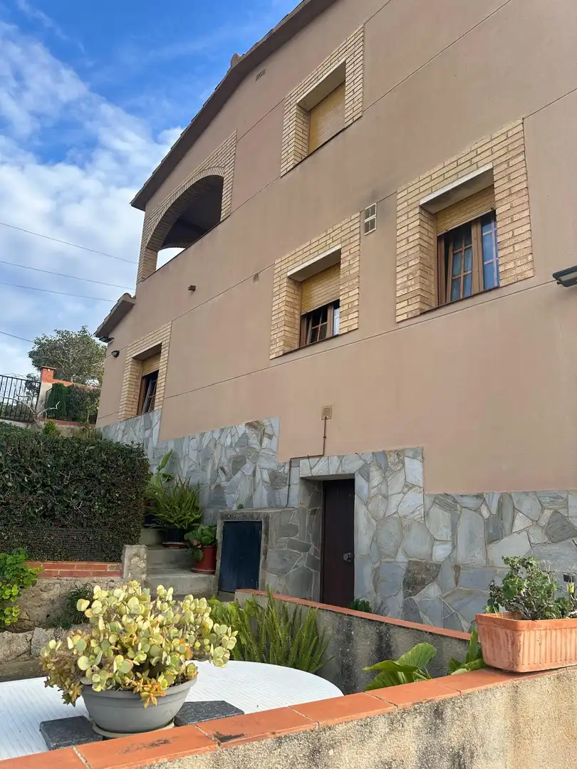 Exterior view of Houses for sale in La Bisbal del Penedès  with Heating, Private garden and Terrace