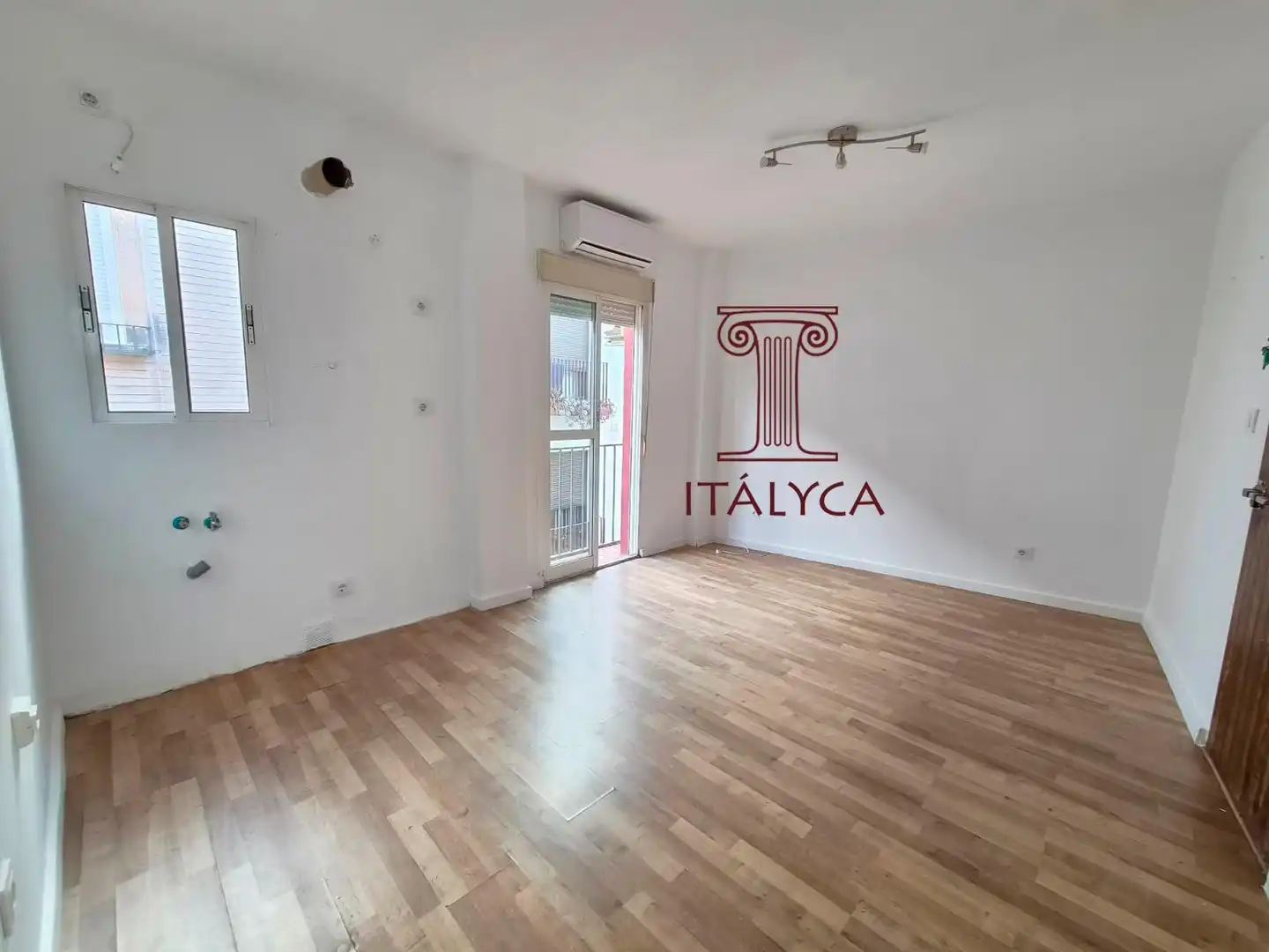 Vista exterior de Apartament en venda en Sevilla amb Aire condicionat, Calefacció i Balcó