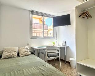 Bedroom of Flat to share in Burjassot  with Air Conditioner and Terrace