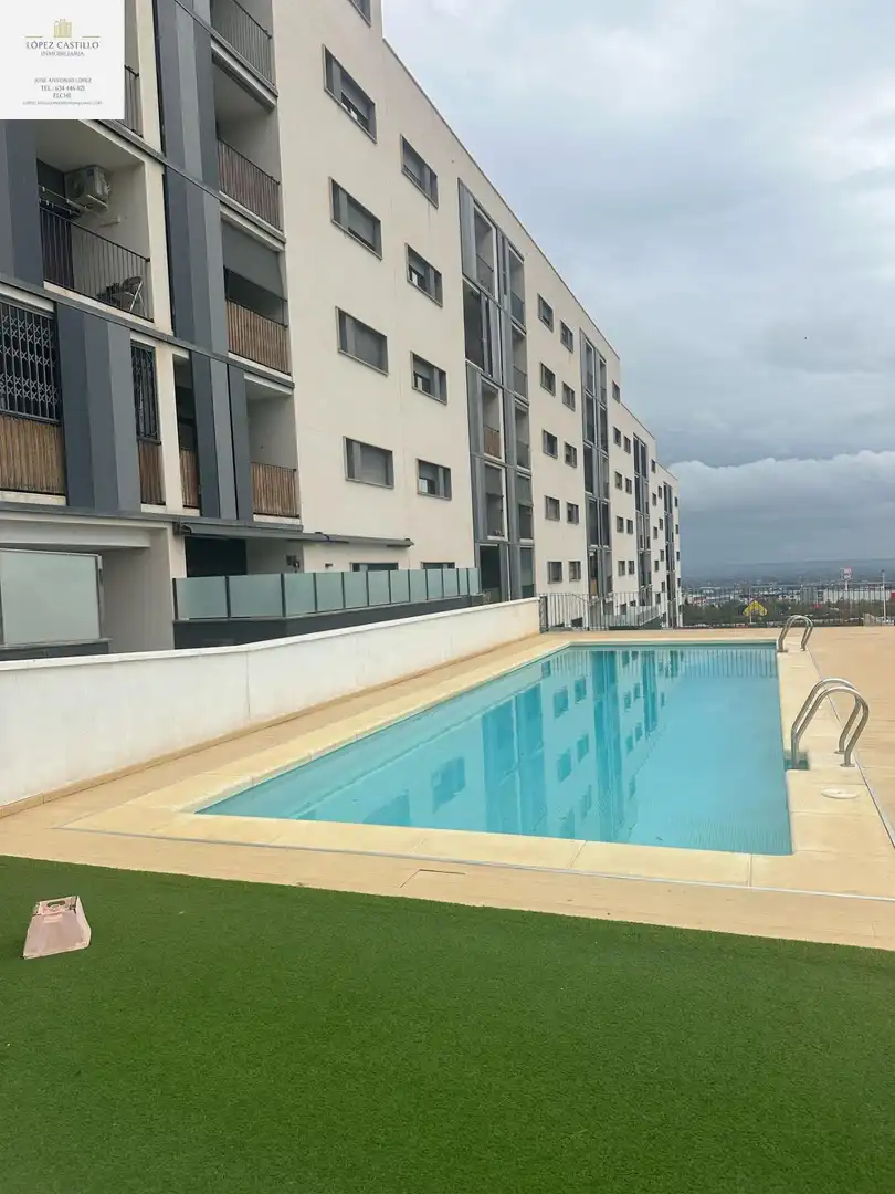 Piscina de Pis en venda en Crevillent amb Piscina comunitària