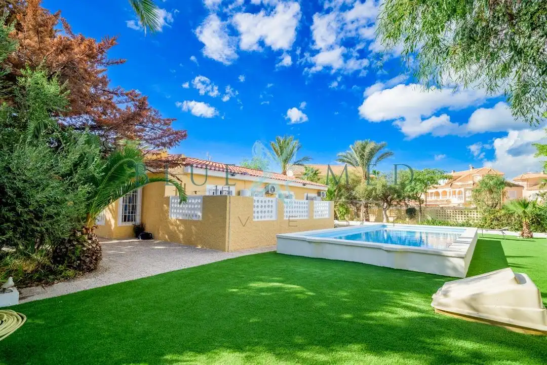 Piscina de Casa o xalet en venda en Puerto de Mazarrón