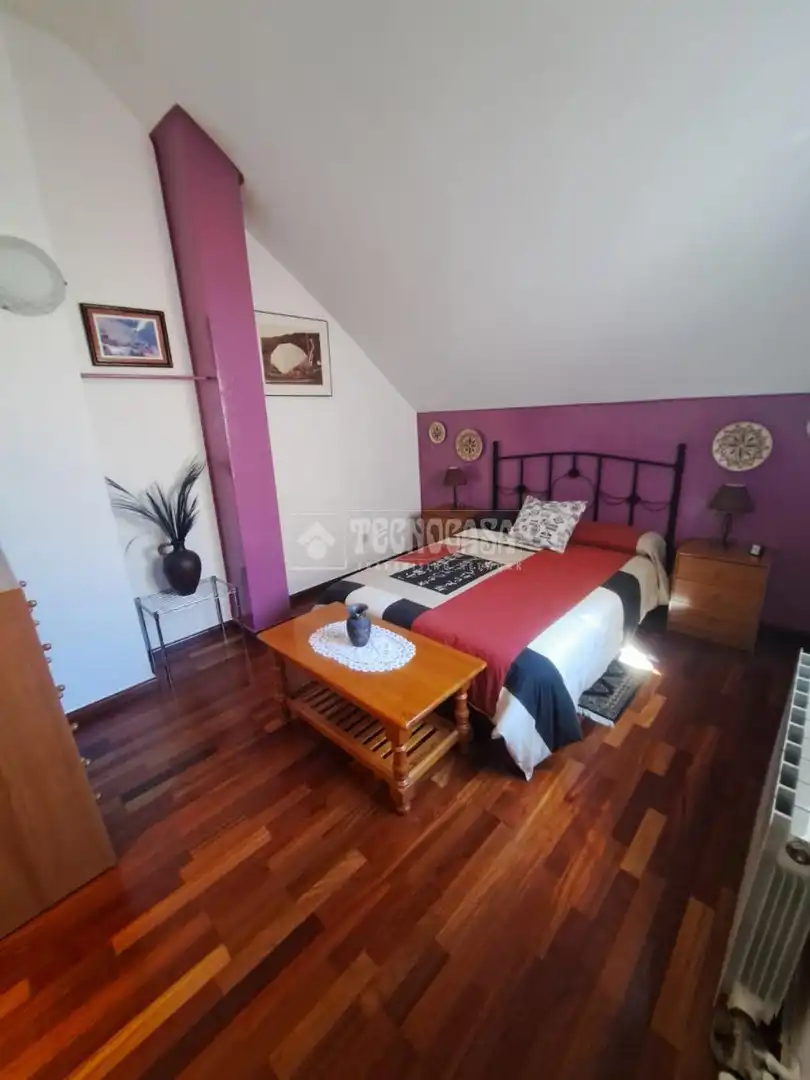 Habitación de Casa adosada en venta en María de Huerva con Aire acondicionado, Calefacción y Jardín privado