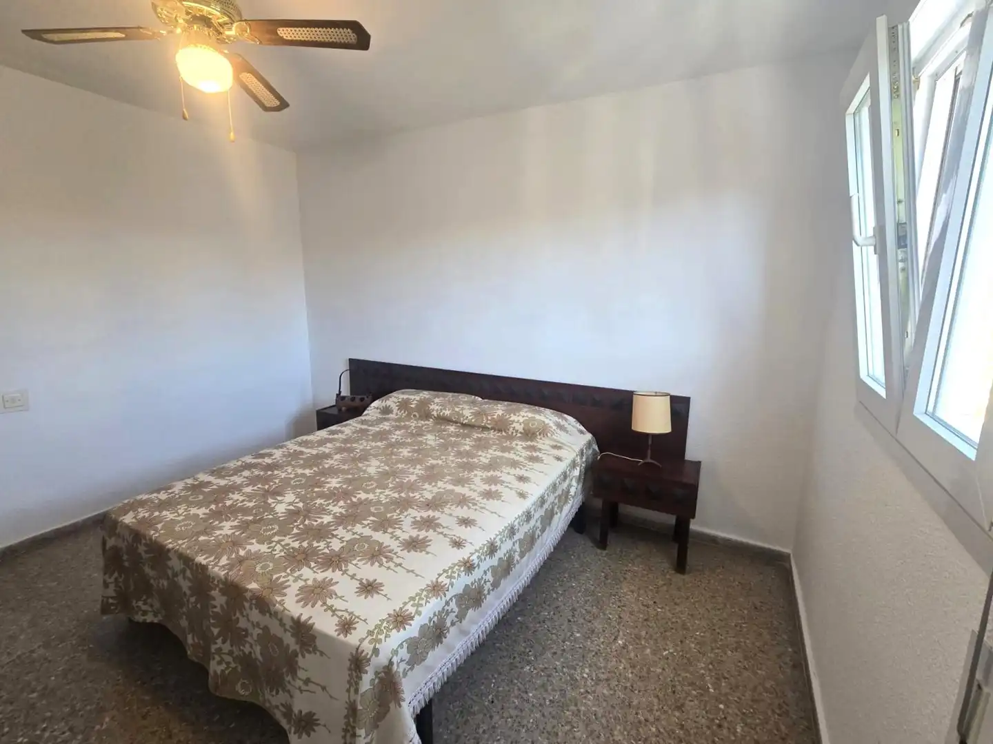 Habitación de Apartamento en venta en Torrevieja con Jardín privado, Terraza y Amueblado