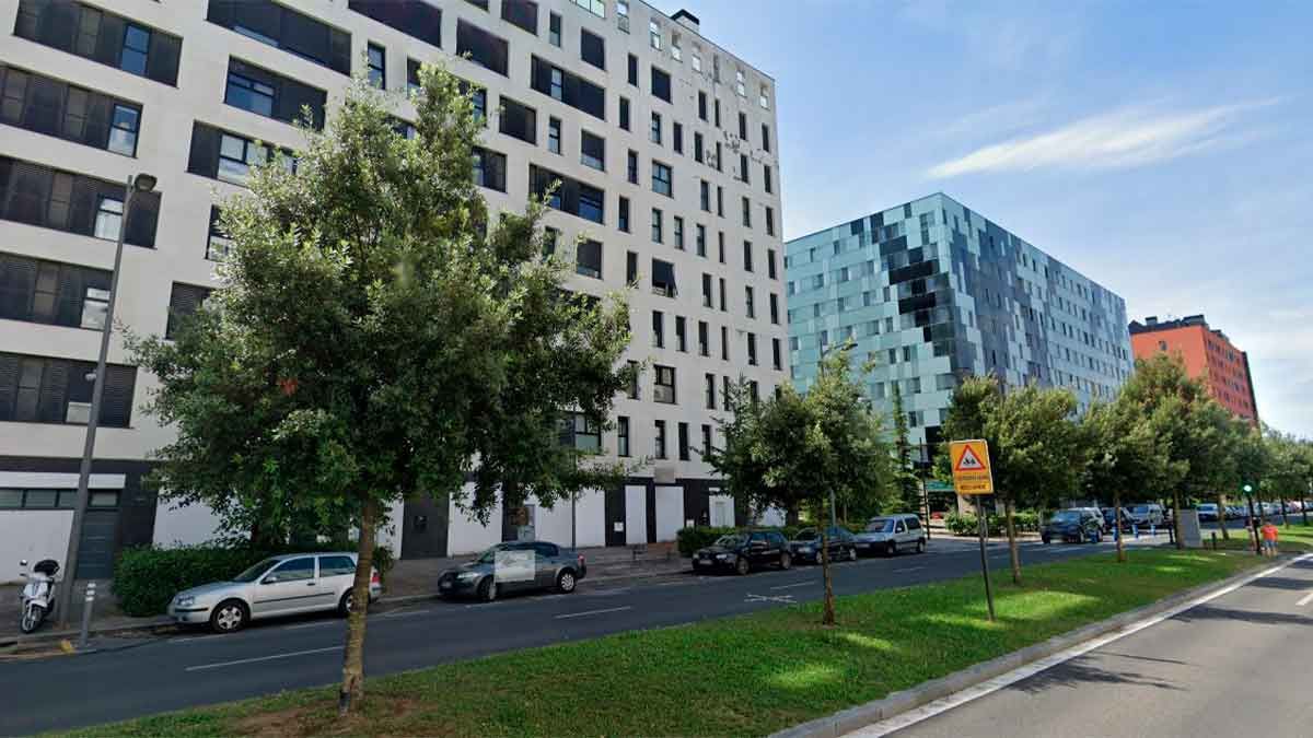 Local en venda a AVENIDA REINA SOFIA, 10, Zabalgana