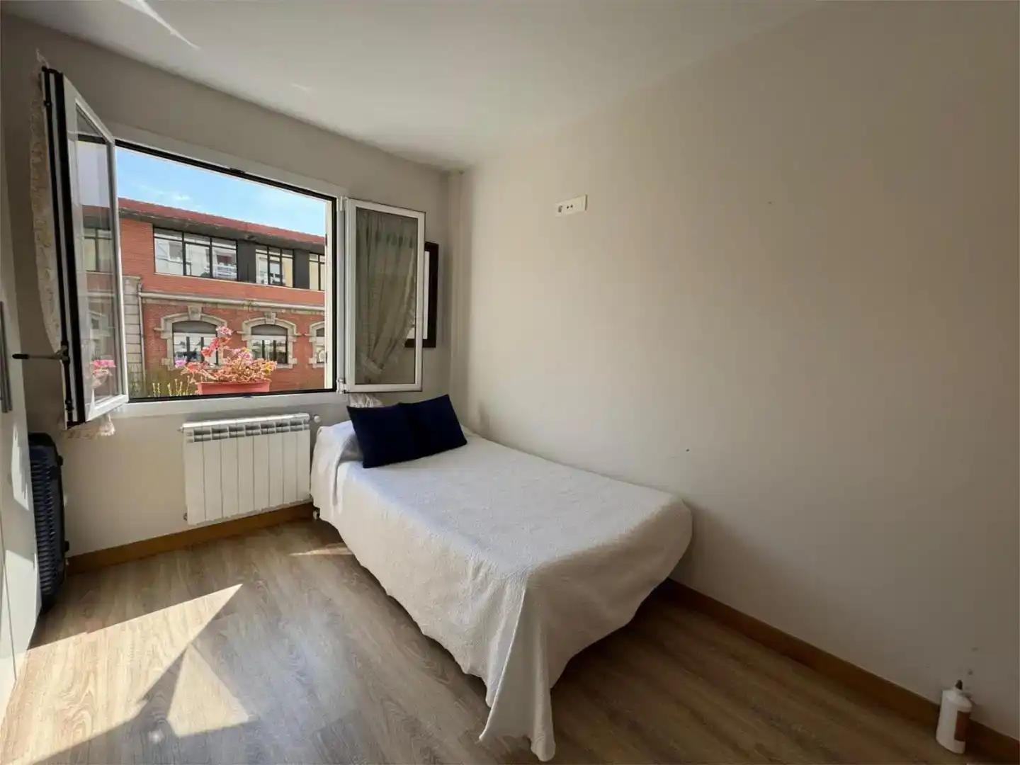 Bedroom of Flat for sale in Lovaina