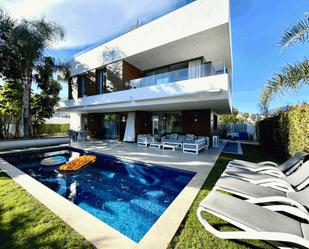 Piscina de Casa o xalet de lloguer en Estepona amb Aire condicionat, Jardí privat i Terrassa