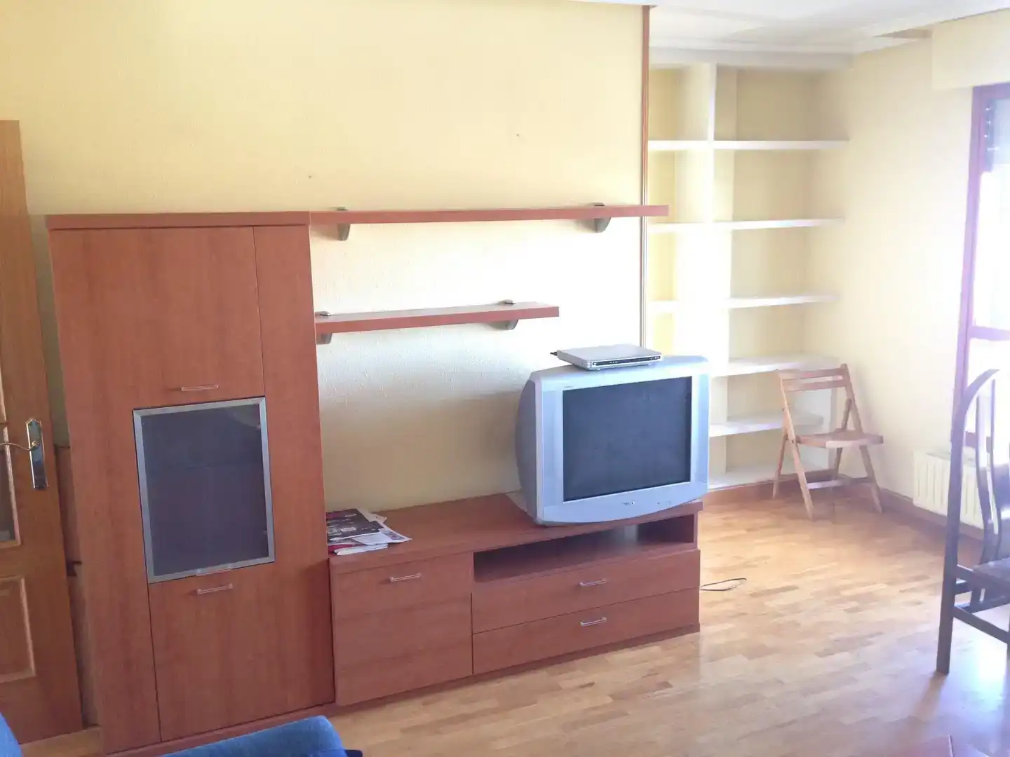 Sala d'estar de Pis en venda en Soria Capital  amb Parquet, Moblat i Forn