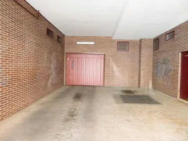 Aparcament de Garatge en venda en Madrid