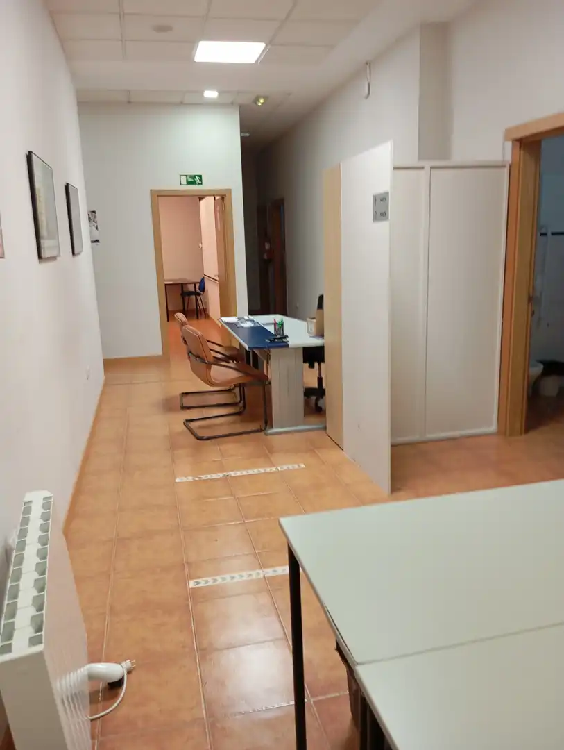 Oficina de alquiler en Oviedo  con Calefacción