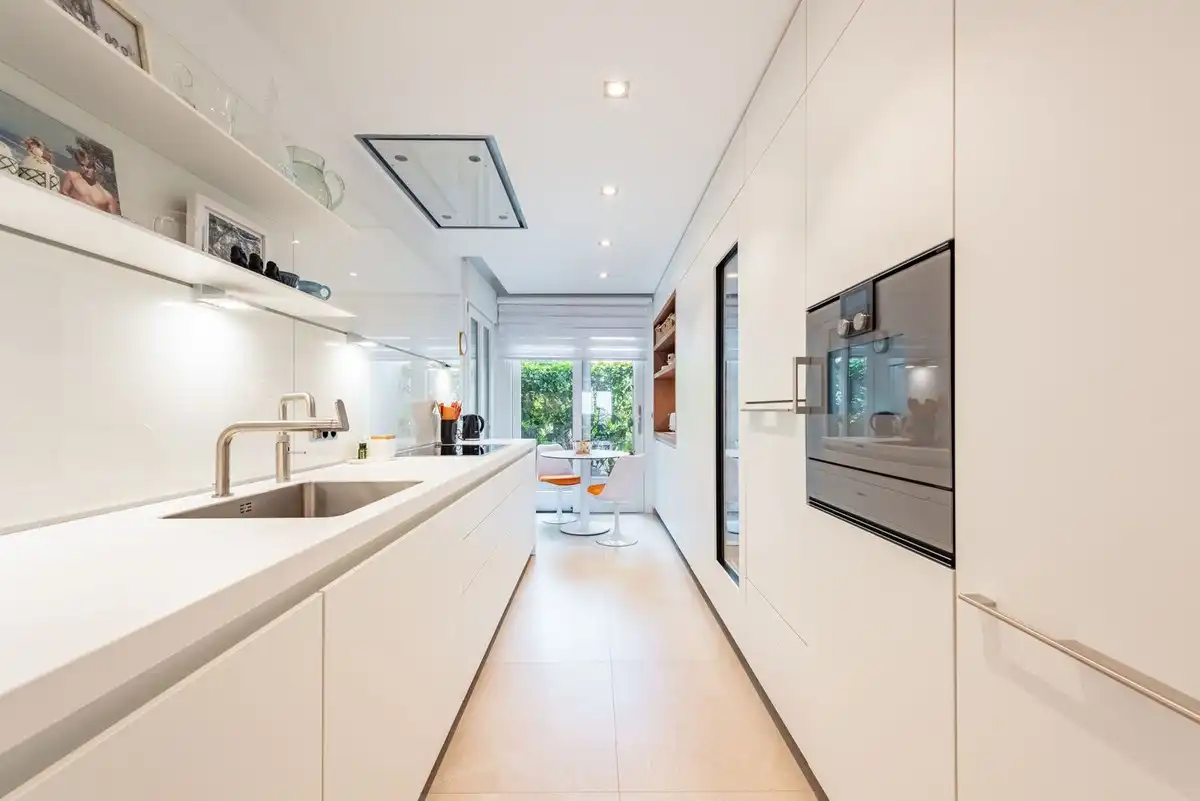 Kitchen of Flat for sale in Estepona  with Air Conditioner, Terrace and Storage room
