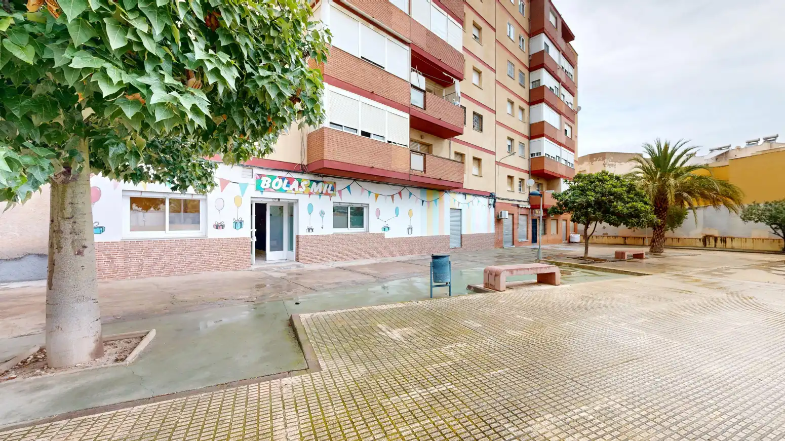 Vista exterior de Local en venda en La Unión