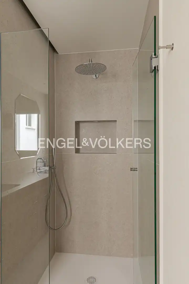 Bathroom of Flat for rent in Madrid  with Air Conditioner, Heating and Terrace