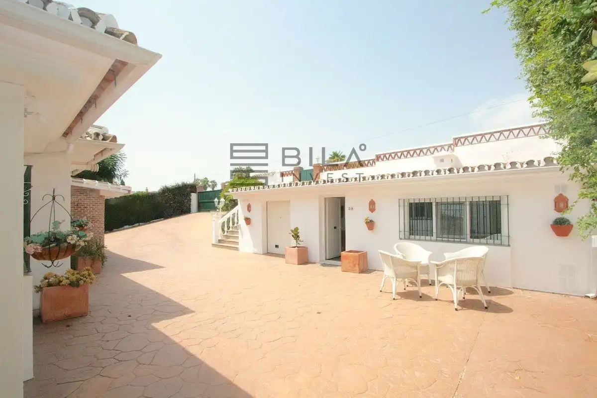 Vista exterior de Casa o xalet en venda en Mijas amb Aire condicionat, Terrassa i Traster