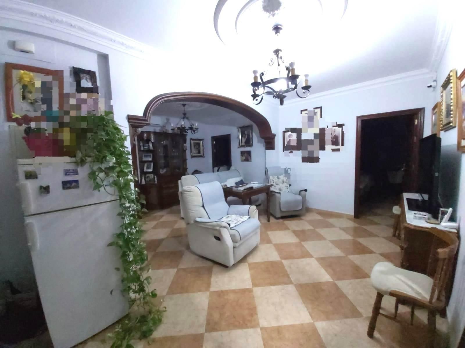 House or chalet for sale in Utrera  with Air Conditioner, Terrace and Storage room