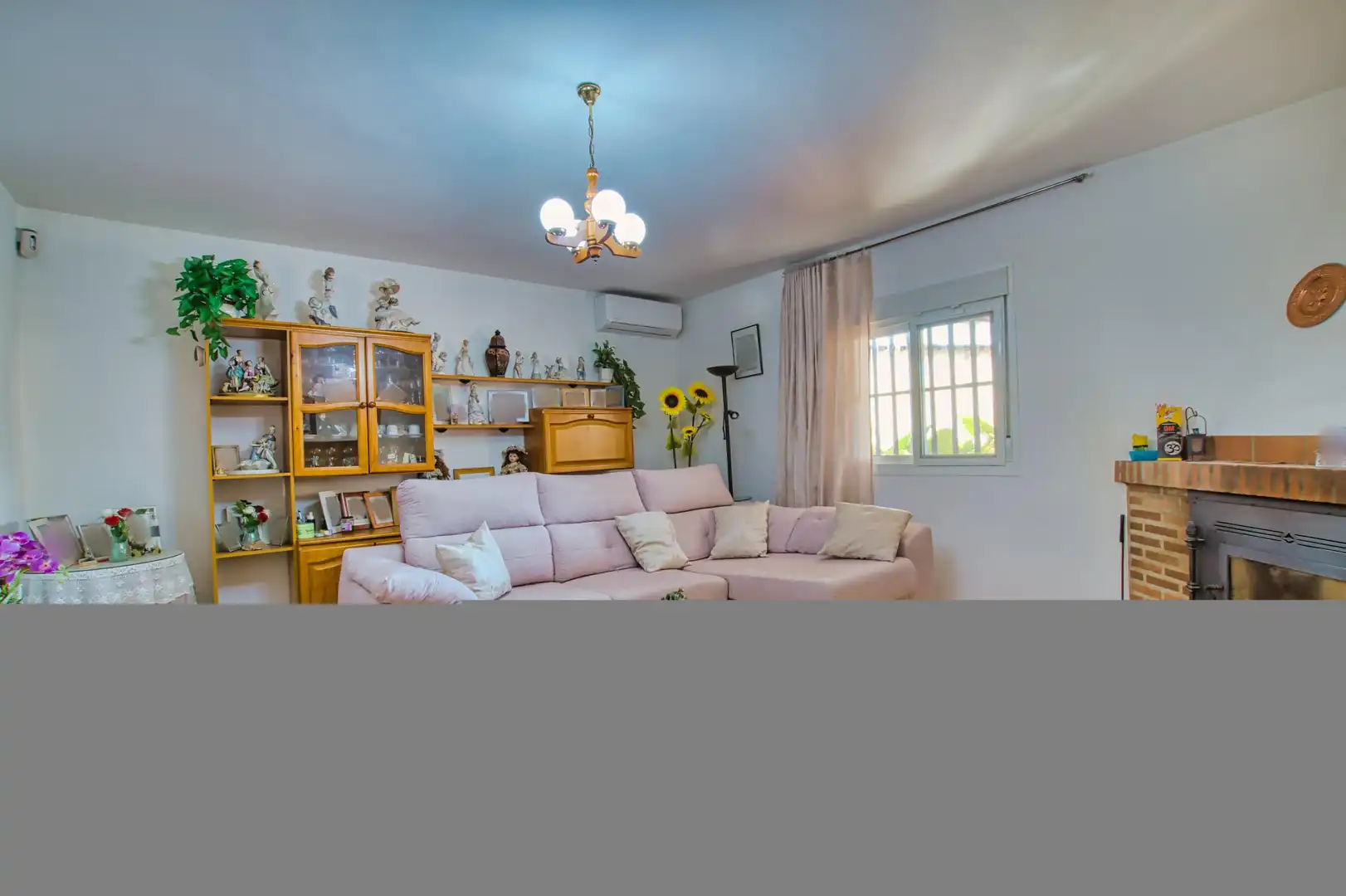 Sala de estar de Finca rústica en venta en Alcaucín con Aire acondicionado, Jardín privado y Terraza