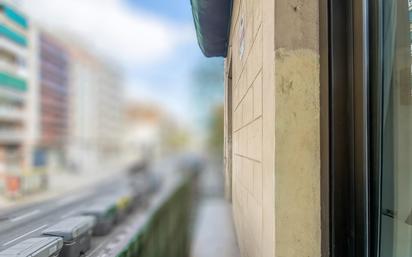 Exterior view of Flat for sale in  Barcelona Capital  with Balcony