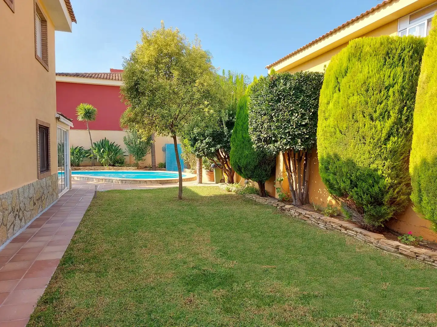Garden of Houses for sale in La Pobla de Vallbona  with Air Conditioner, Heating and Private garden