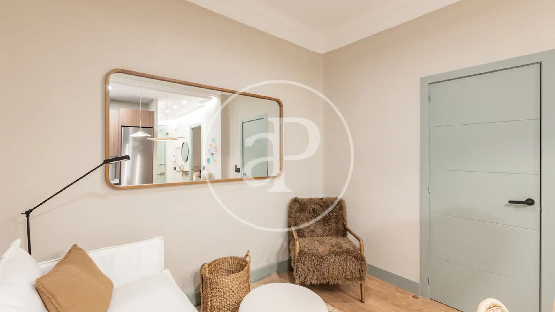 Sala d'estar de Pis en venda en  Madrid Capital amb Aire condicionat, Calefacció i Moblat